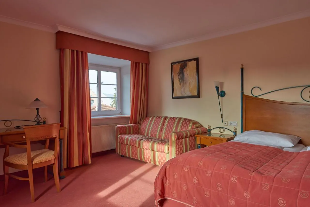 Hotel Donauhof Ντέγκεντορφ