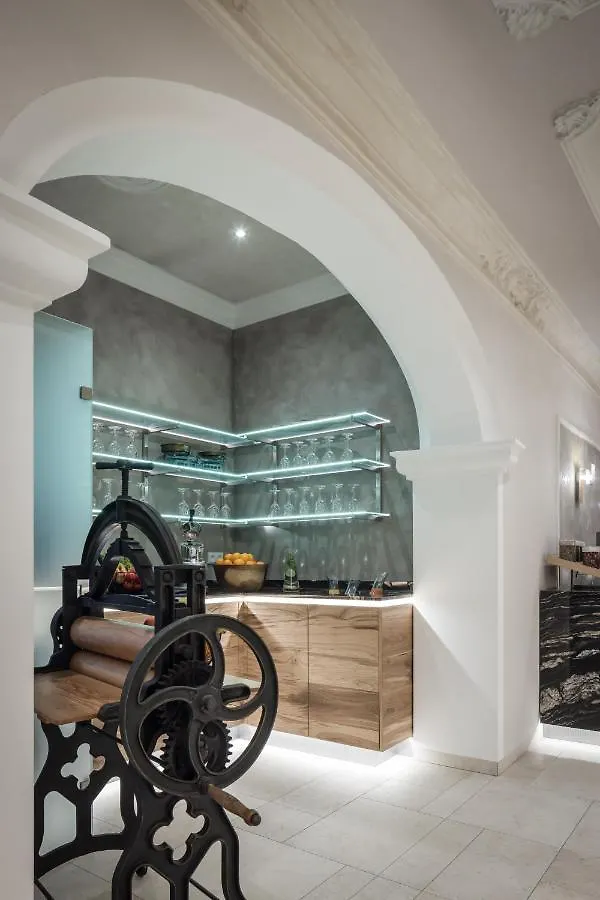 Hotel Donauhof 데젠돌프 3*,