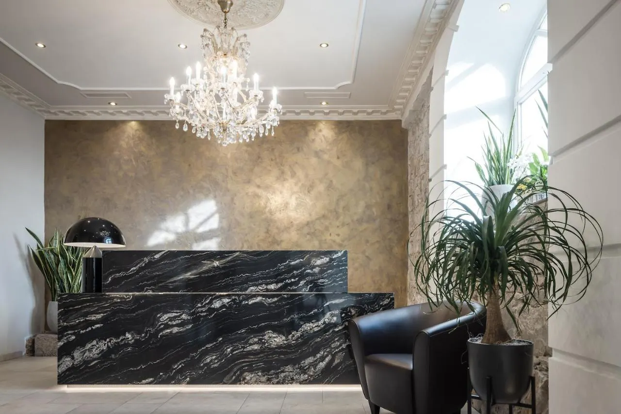 Hotel Donauhof 데젠돌프